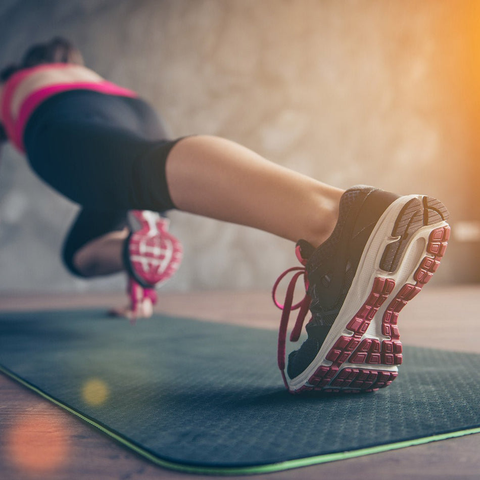 ความแตกต่างระหว่างรองเท้าวิ่ง และรองเท้าเทรนนิ่ง - Rev Online