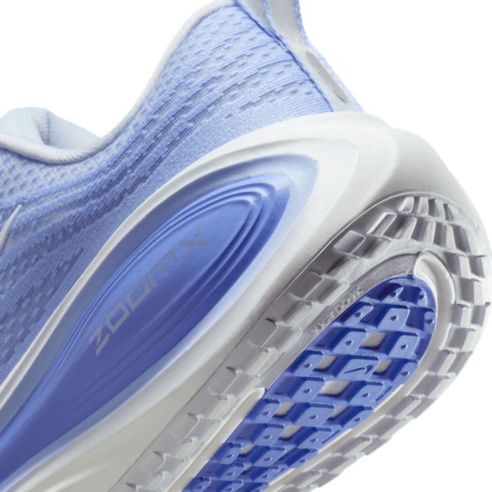 NIKE VOMERO PLUS รองเท้าวิ่งถนนผู้หญิง - Rev Online