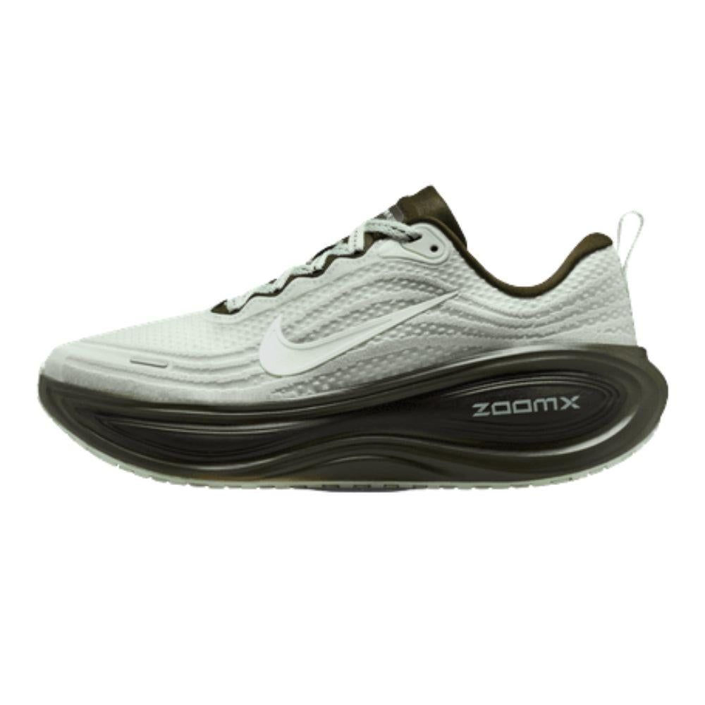 NIKE VOMERO PLUS SE รองเท้าวิ่งถนนผู้หญิง - Rev Online